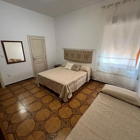 Via Dei Mille 9 Bed & Breakfast Castelsardo