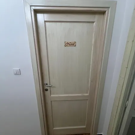 Via Dei Mille 9 3* 카스텔사르도