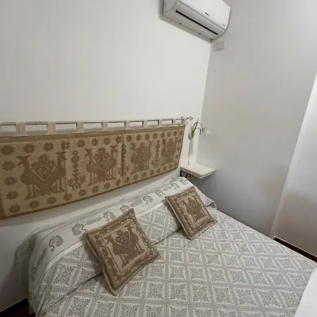 Via Dei Mille 9 B&B 카스텔사르도